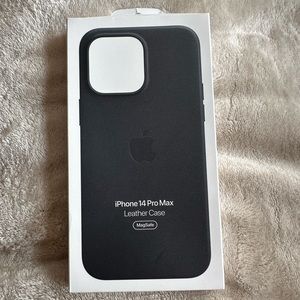 iPhone 14 Pro Max MagSafe Leather Case Midnight